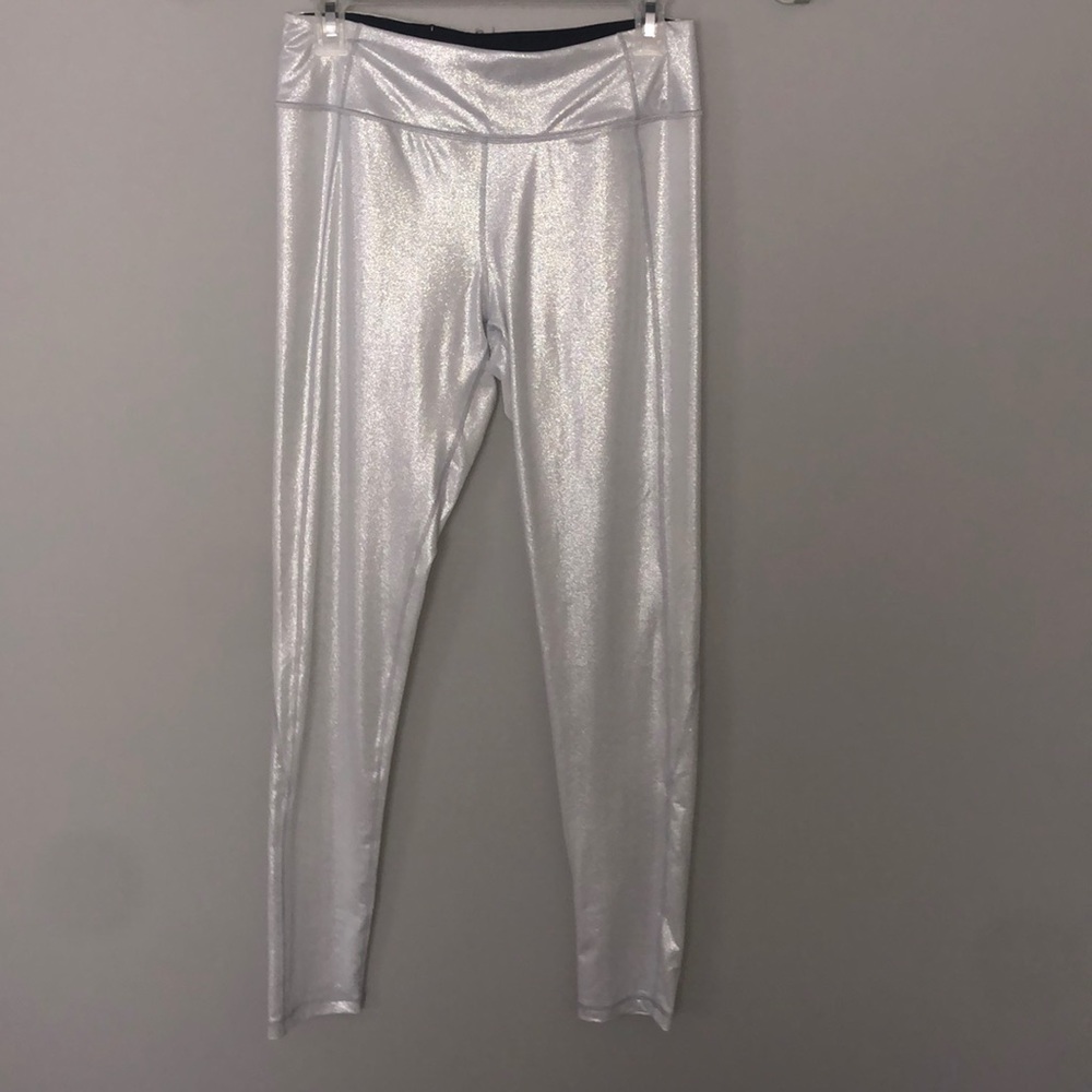 Victoria secret women’s HARDLY WORN LEGGINGS